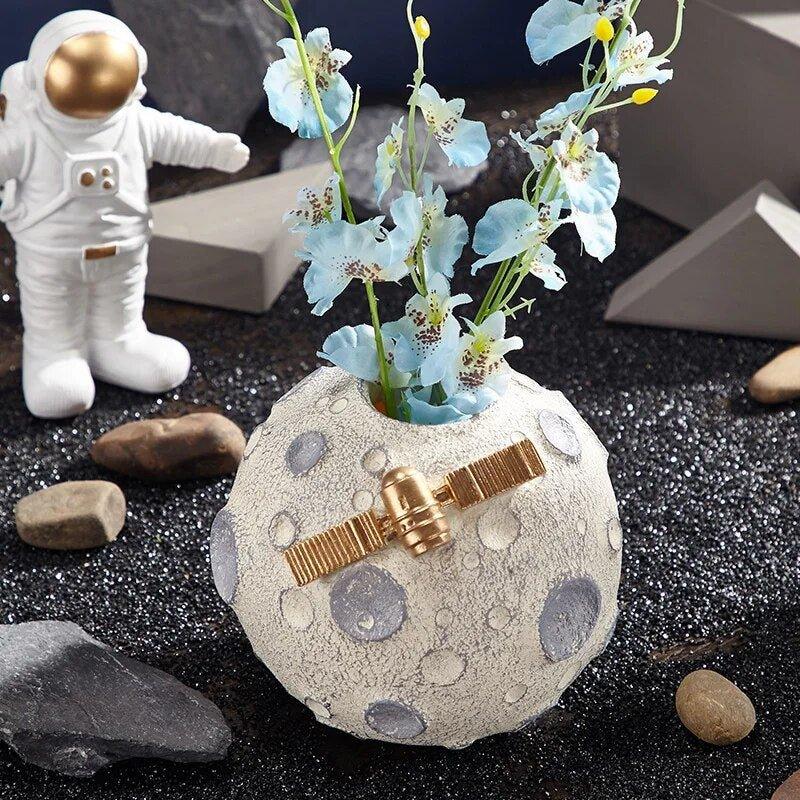 ARTLOVIN Creative Resin Cartoon Astronaut Statues Home Decoration - MaxwellVerBeek.com